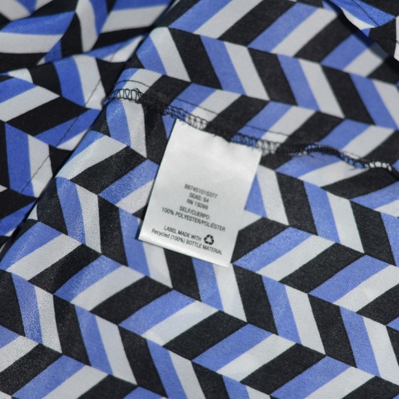 blouse - Picture 3 of 5